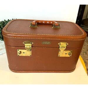 Beautiful vintage vanity case train case Air Pak Philadelphia PA with keys